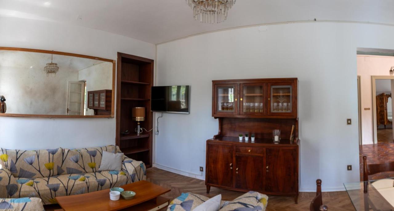 Maison Cecile Appartamento In Villa. Host Marianna Aglie Exterior photo